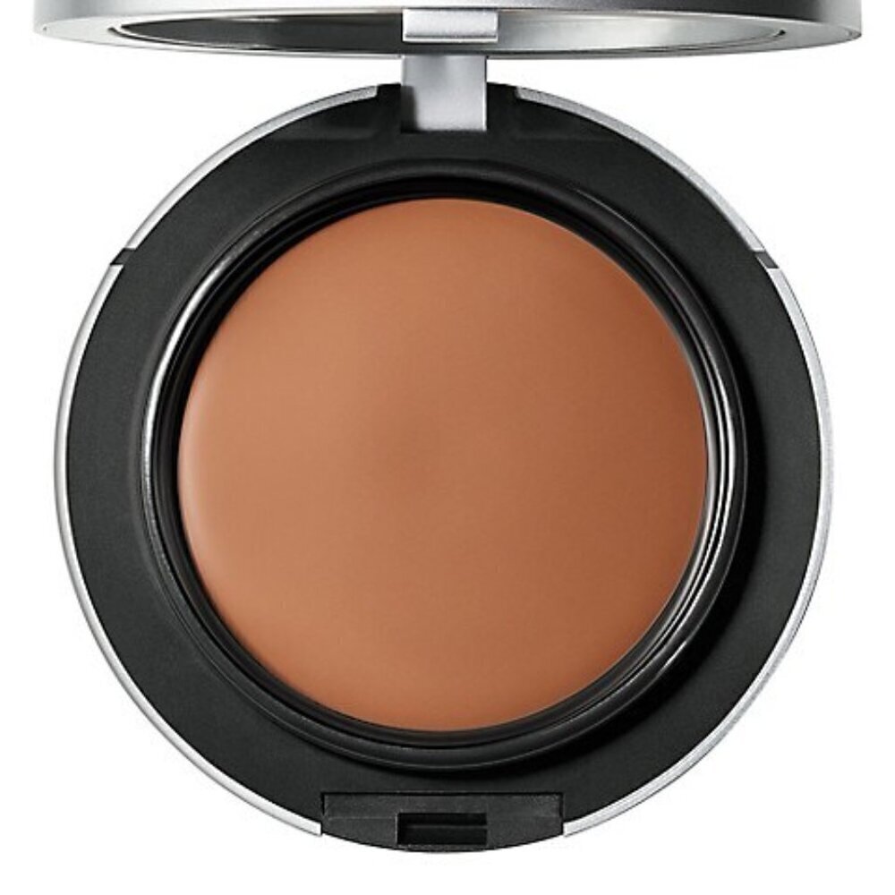 MAC Cosmetics Cream-to-Powder Foundation NW33
